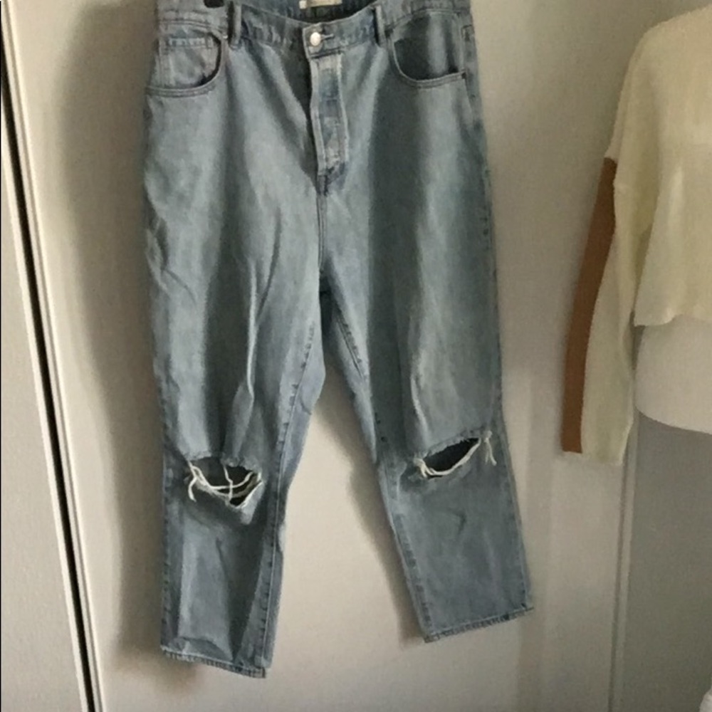 PacSun High Rise Straight Leg Ripped Distressed Denim Jean Light Wash